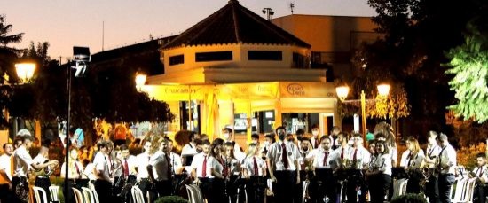 LA BANDA FILARMÓNICA CIUDAD DE BOLLULLOS PONE COLOFÓN A UN VERANO DE MÚSICA