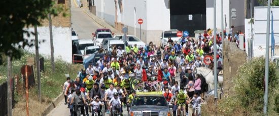BOLLULLOS DISFRUTÓ DEL DÍA DE LA BICICLETA