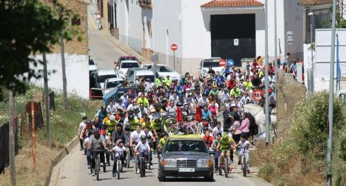 BOLLULLOS DISFRUTÓ DEL DÍA DE LA BICICLETA