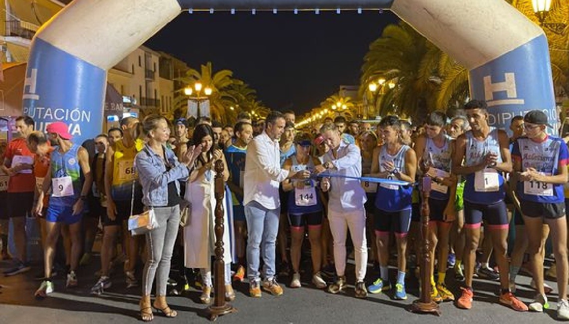 BOLLULLOS VIVIÓ EL ESPECTÁCULO DE LA VII CARRERA NOCTURNA