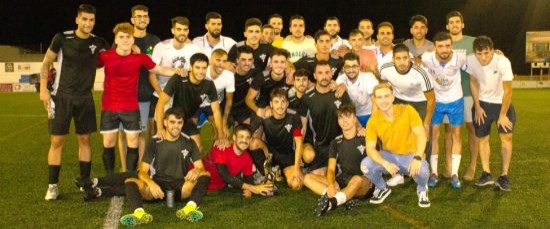 EL BOLLULLOS CF DERROTA AL CD PILAS Y SE ADJUDICA EL TROFEO DE LA VENDIMIA