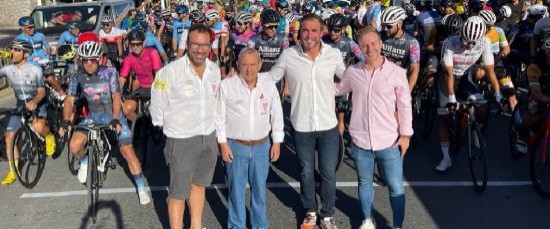 VÍCTOR PÉREZ-ABELA GANA EL LXXII GRAN PREMIO BOLLULLOS DE CICLISMO