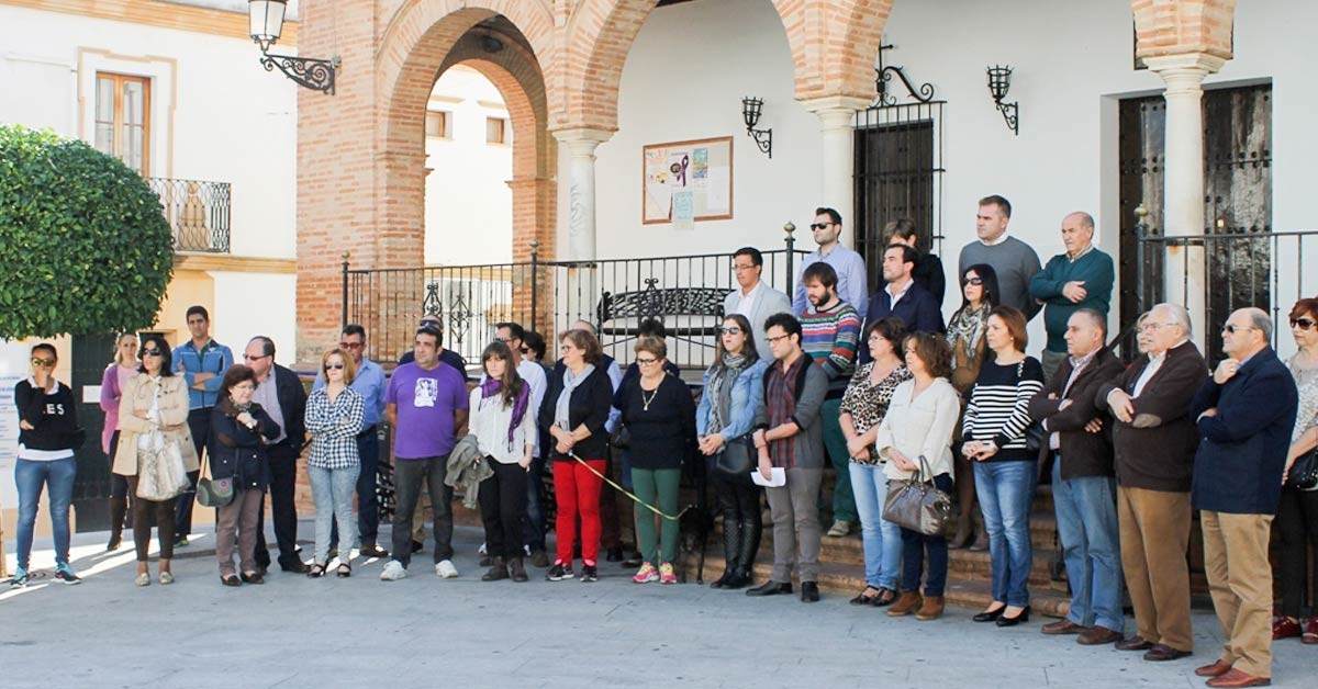Concentración municipal por los atentados de París