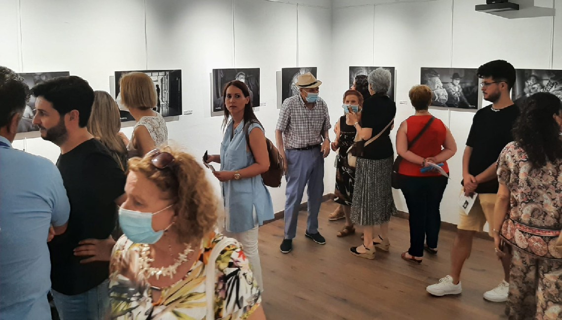 VACUNADOS/MOS  EXPOSICIÓN DE FOTOGRAFÍAS DE ANTONIO ALCALDE