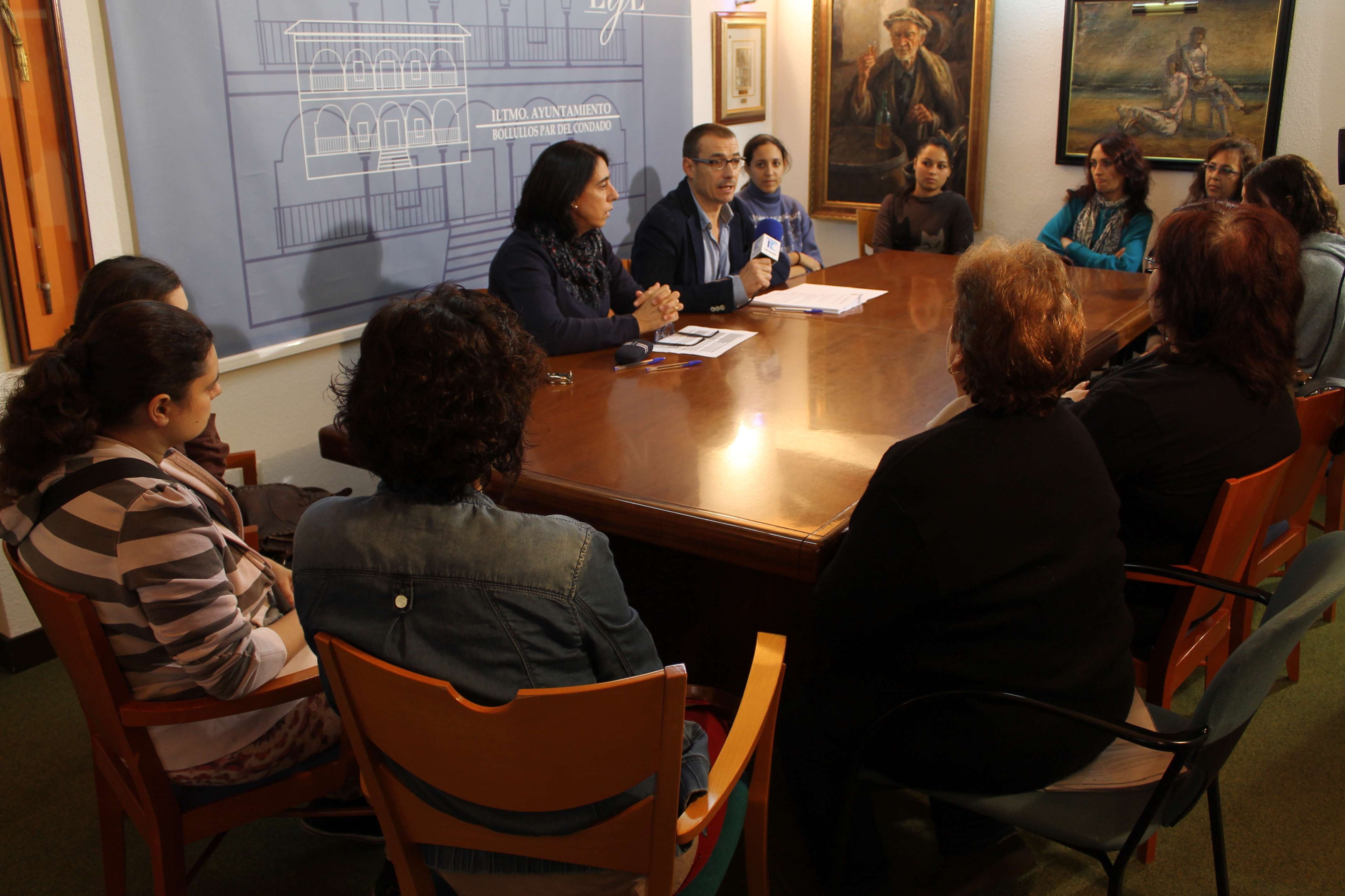 PACO DÍAZ, ALCALDE DE LA CIUDAD, FIRMA 12 CONTRATOS DEL PROGRAMA DE INCLUSIÓN SOCIAL