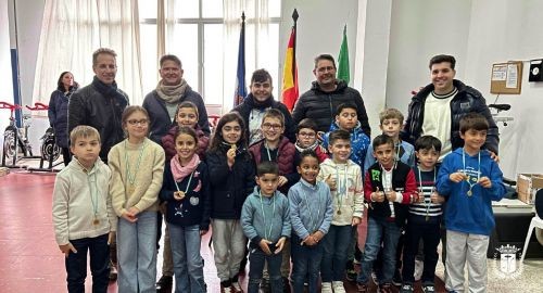 IV TORNEO PROMESAS DE AJEDREZ EN EL POLIDEPORTIVO MUNICIPAL