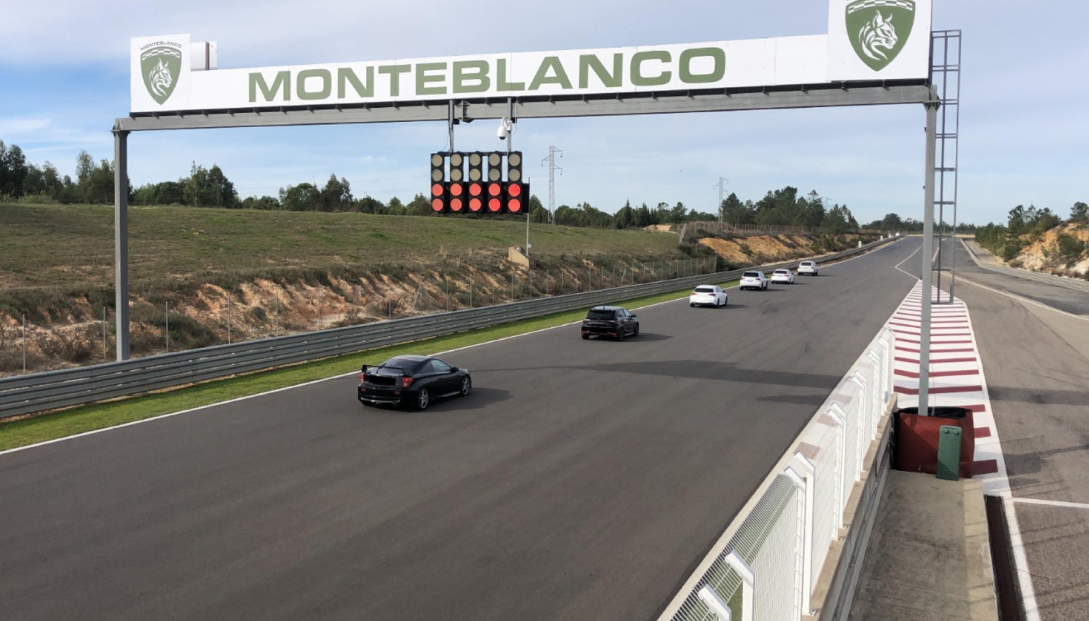 LOS AFICIONADOS AL MUNDO DEL MOTOR DISFRUTARON EN EL CIRCUITO DE MONTEBLANCO