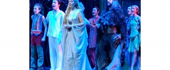 LA JOVEN BOLLULLERA VALERIA ROJAS MARTÍNEZ TRIUNFA EN EL MUSICAL LA HISTORIA INTERMINABLE