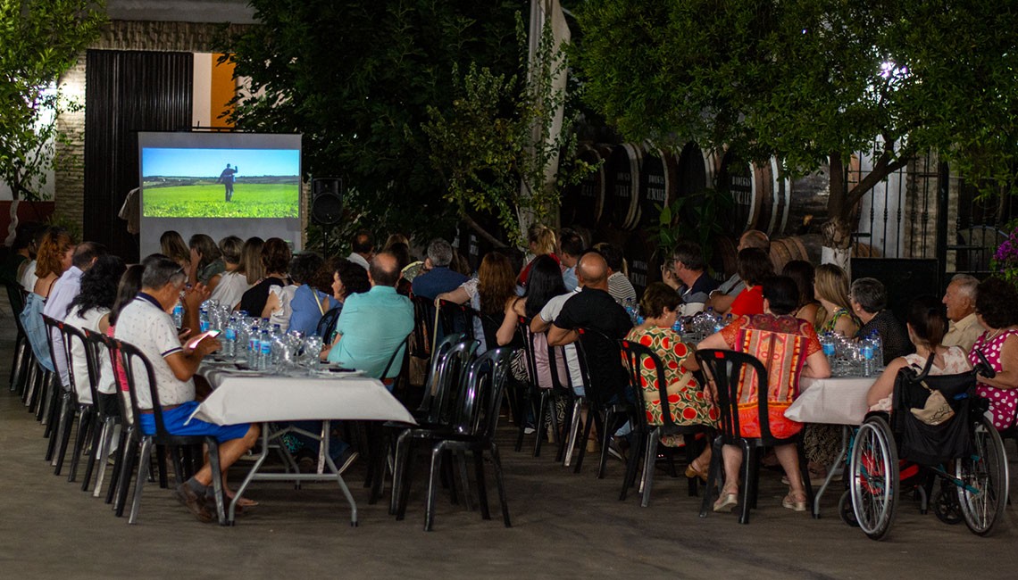CONCEJALÍA DE TURISMO Y BODEGAS JUNCALES CELEBRAN LA CATA MARIDAJE VERANO 2023
