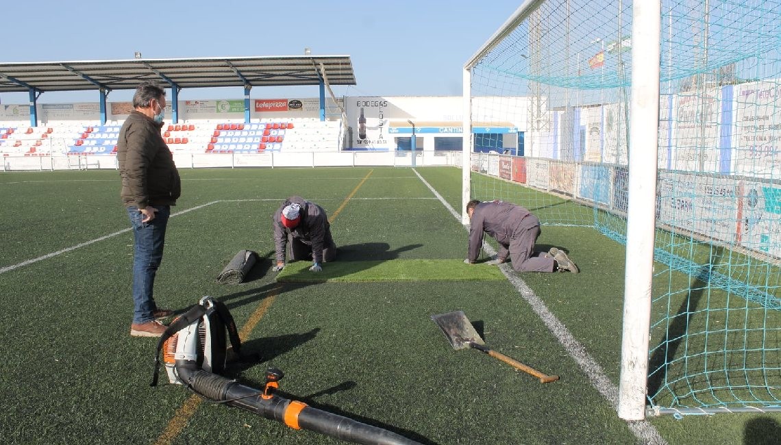 TRABAJOS DE MANTENIMIENTO DEL CÉSPED ARTIFICIAL DEL ESTADIO ELOY ÁVILA CANO