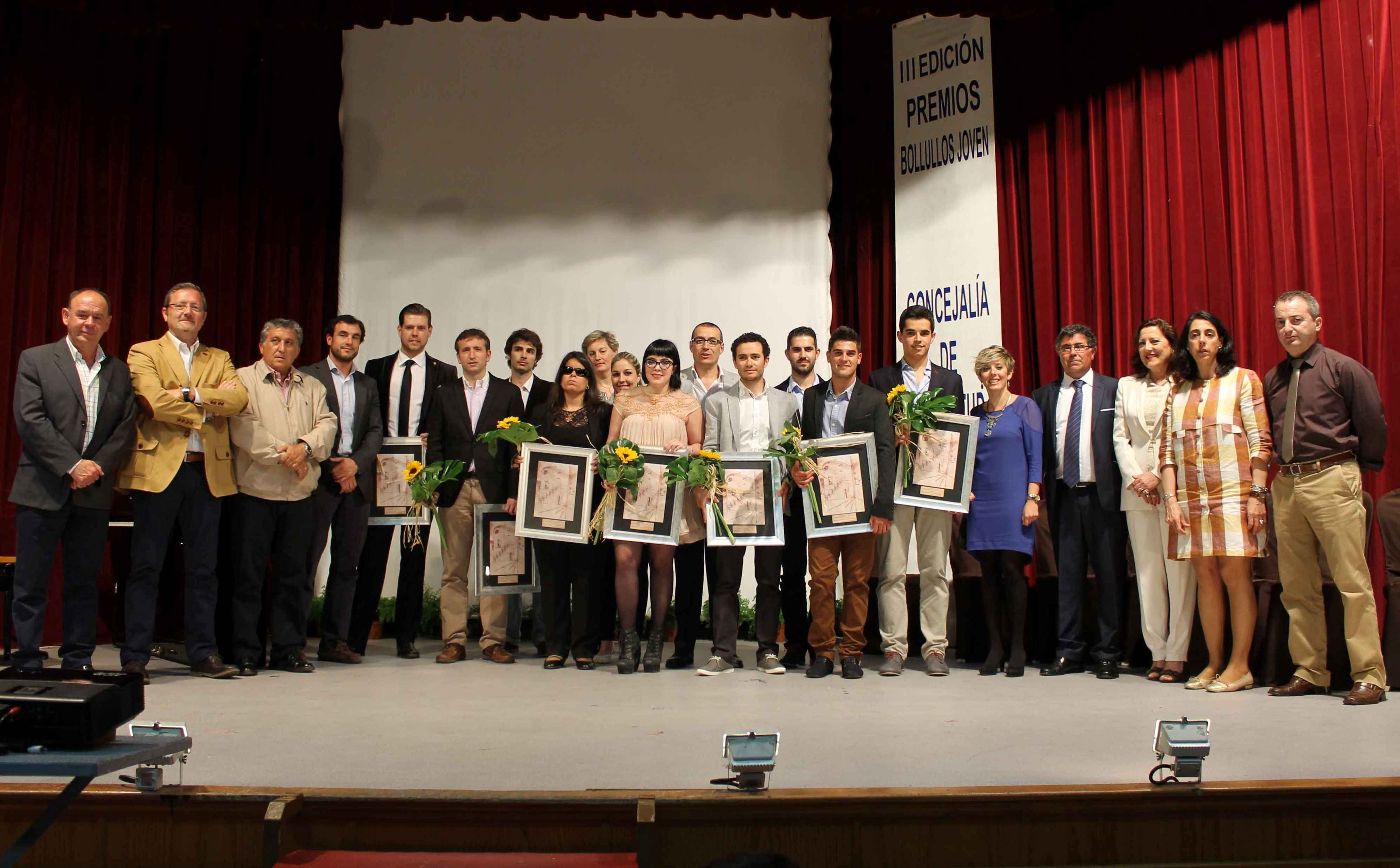 NUEVE GALARDONADOS EN LOS PREMIOS BOLLULLOS JOVEN PROTAGONIZAN UNA BRILLANTE NOCHE