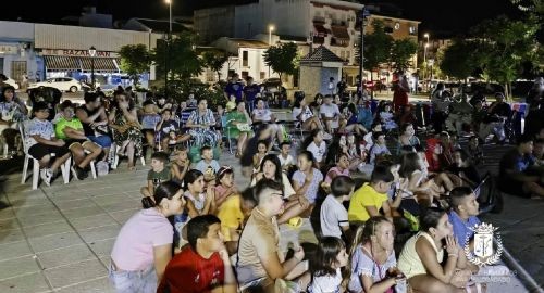 EL REY LEÓN INAUGURA EL CINE DE VERANO 2025 ANTE UNA PLAZA ABARROTADA