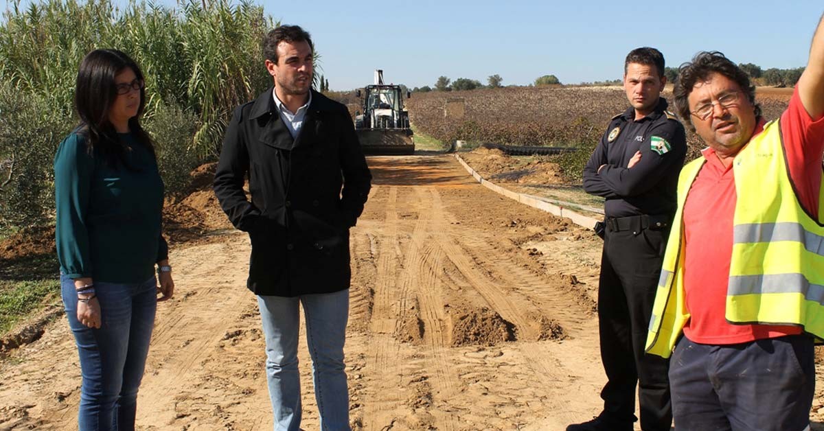 El Alcalde visita las obras de los caminos