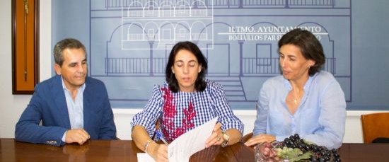 EL AYUNTAMIENTO Y EL CEIP REYES CATÓLICOS FIRMAN UN ACUERDO PARA EL AHORRO ENERGÉTICO