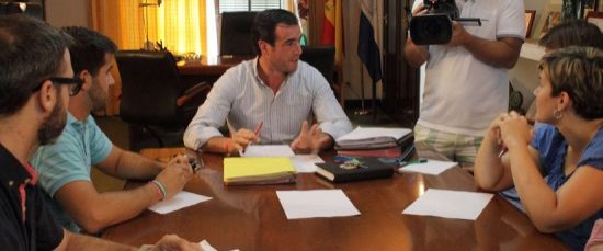 EL ALCALDE DE BOLLULLOS CONVOCA LA PRIMERA JUNTA DE PORTAVOCES DE LA LEGISLATURA