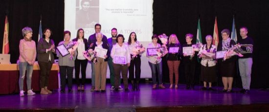 EMOTIVO ACTO PARA RECONOCER LA LABOR DE LAS TRABAJADORAS DEL AYUNTAMIENTO
