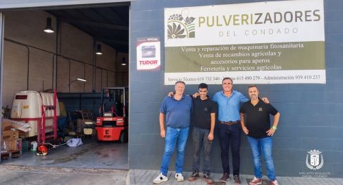 EL ALCALDE VISITA LAS NUEVAS INSTALACIONES DE PULVERIZADORES DEL CONDADO