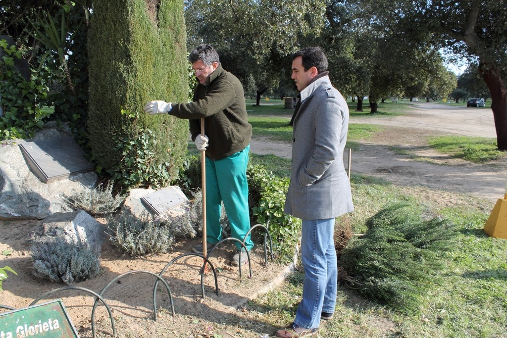 EL ALCALDE VISITA EL PARQUE NATURAL DONDE SE ULTIMAN LOS PREPARATIVOS PARA LA CELEBRACIÓN DEL DIA DE