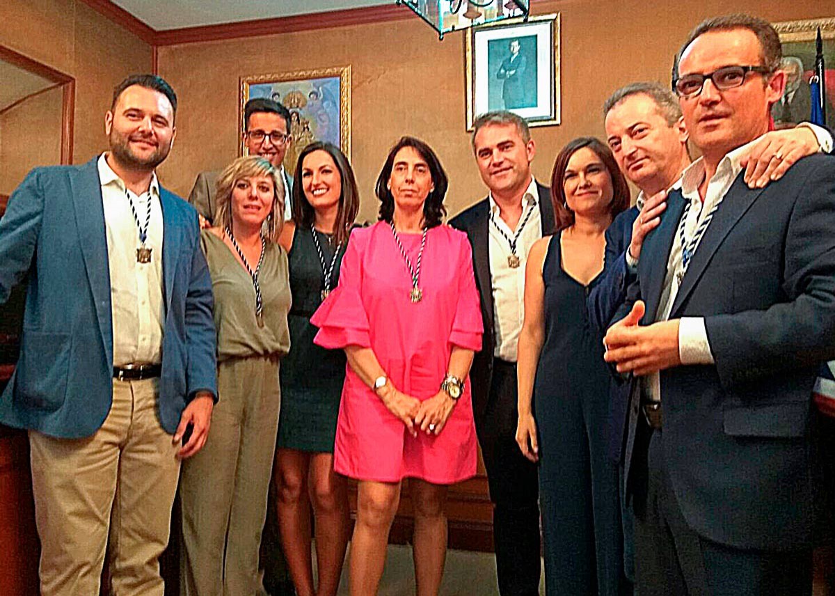 LA NUEVA ALCALDESA DE BOLLULLOS COBRARÁ CASI UN 50% MENOS QUE SU ANTECESOR