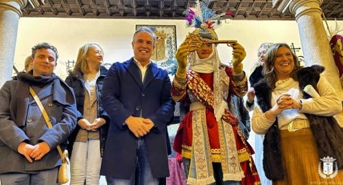 EL ALCALDE ENTREGA LAS LLAVES DE LA CIUDAD AL HERALDO REAL 2026