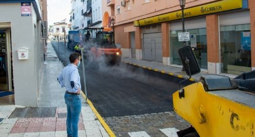 COMIENZA EL ASFALTADO DE CALLE ALMARAZ Y ALEDAÑOS