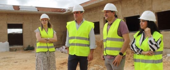 EL ALCALDE Y MIEMBROS DEL NUEVO EQUIPO DE GOBIERNO VISITAN LAS OBRAS DEL NUEVO CENTRO DE ALZHEIMER