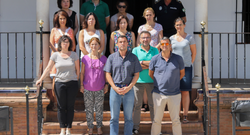 El Ayuntamiento de Bollullos guarda un minuto de silencio por las víctimas del atentado en Niza