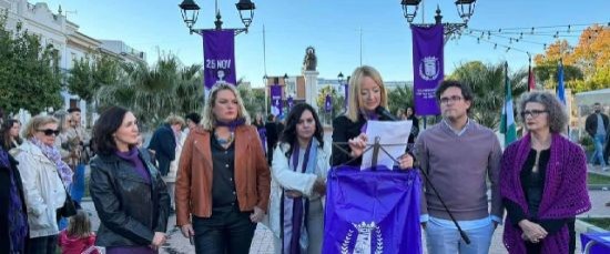 BOLLULLOS DICE NO A LA VIOLENCIA DE GÉNERO CON LA ESCENA "NO ES NORMAL, NO ES AMOR".