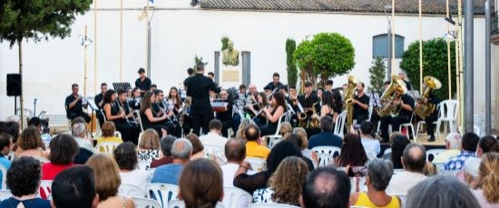 LA BANDA FILARMÓNICA CIUDAD DE BOLLULLOS INAUGURA LOS CONCIERTOS DEL VERANO 2023