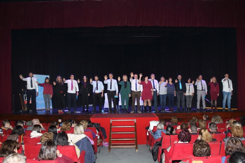 LA LECTURA DRAMATIZADA CON MOTIVO DE LA VIOLENCIA DE GÉNERO LLENÓ LA CASA DE CULTURA