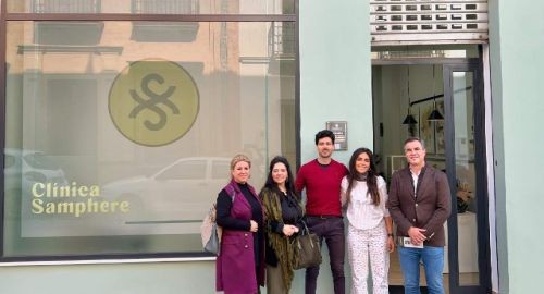 EL ALCALDE VISITA LA CLÍNICA "SAMPHERE", UNA NUEVA EMPRESA INSTALADA EN NUESTRA CIUDAD