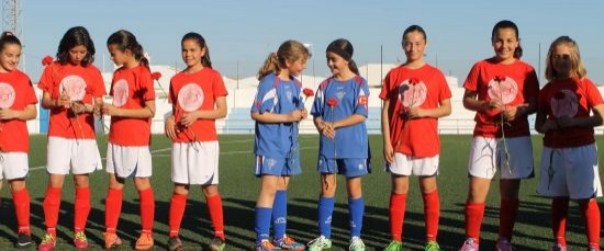 LA CONCEJALÍA DE DEPORTES DEL AYUNTAMIENTO DE BOLLULLOS IMPULSA EL FUTBOL FEMENINO EN LA LOCALIDAD