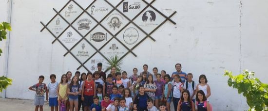 VISITA A BODEGAS DE LOS NIÑOS/AS DE LOS CAMPAMENTOS DE VERANO