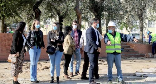 EL EQUIPO DE GOBIERNO VISITA LAS OBRAS DE LA  PLAZA 1 DE MAYO Y NUEVA BIBLIOTECA