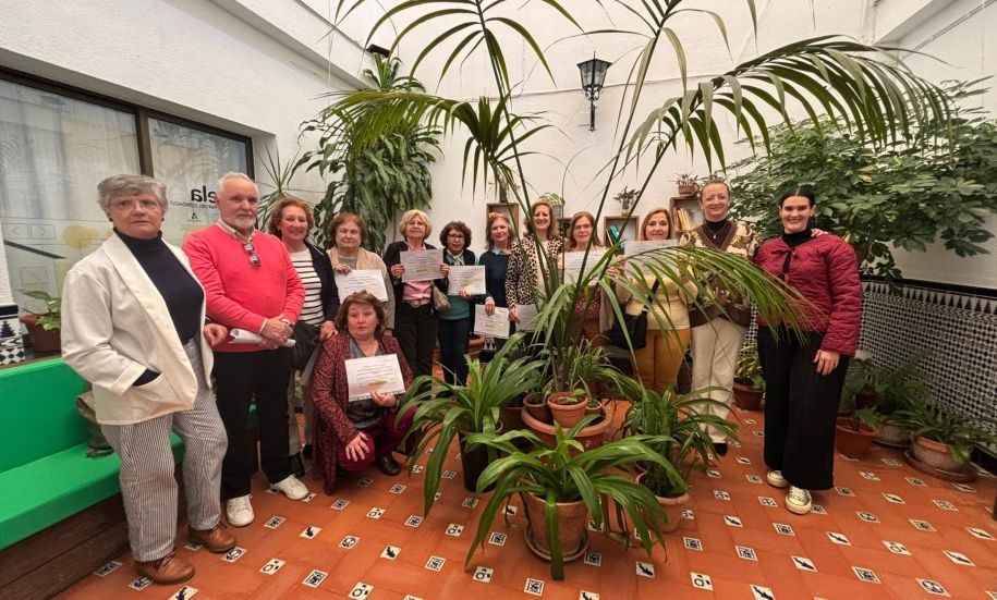 EL AYUNTAMIENTO DE BOLLULLOS IMPULSA LA FORMACIÓN DIGITAL PARA MAYORES