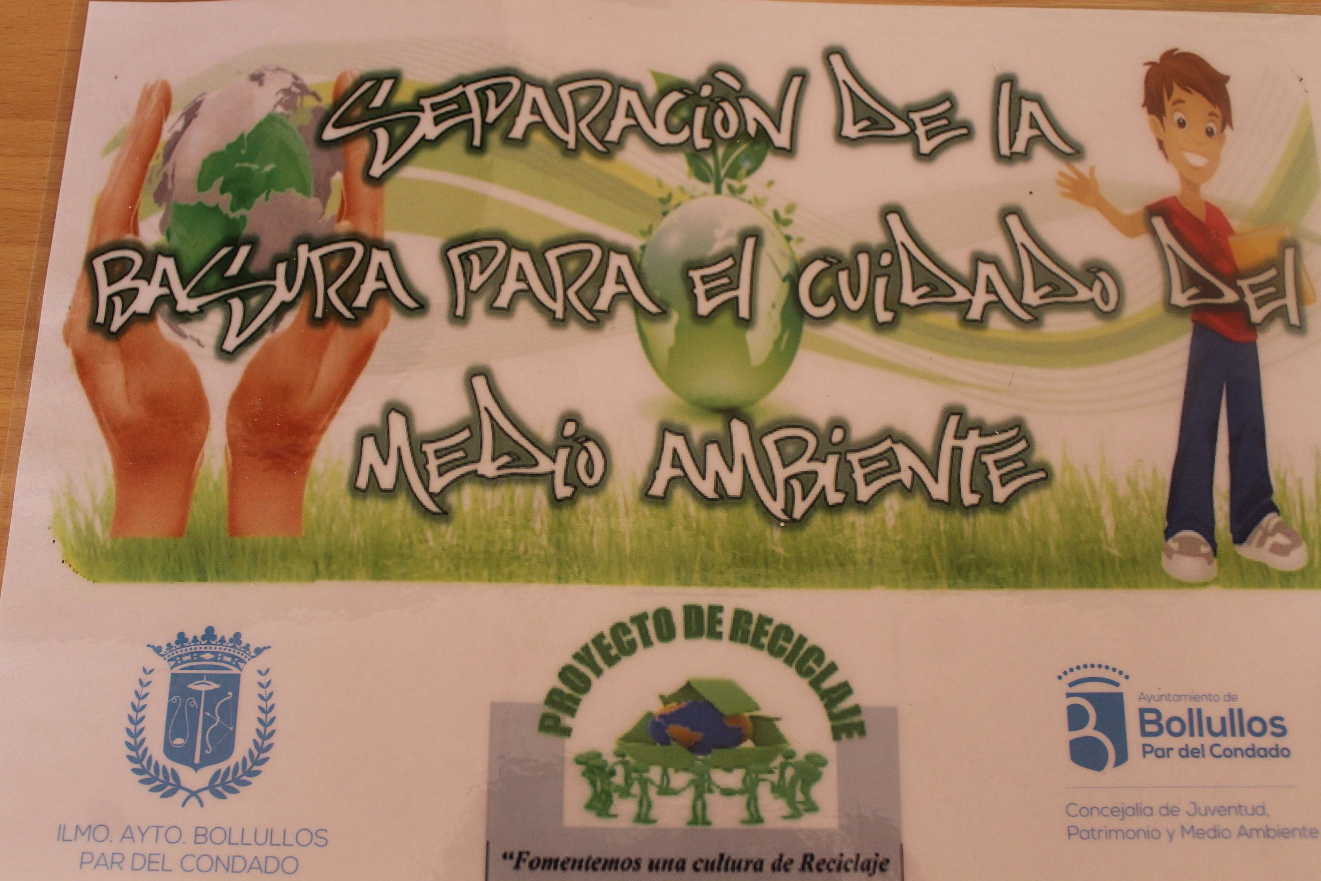 EL AYUNTAMIENTO DE BOLLULLOS INSTALARÁ PAPELERAS DE RECICLAJE EN EL COLEGIO PÚBLICO MANUEL PÉREZ