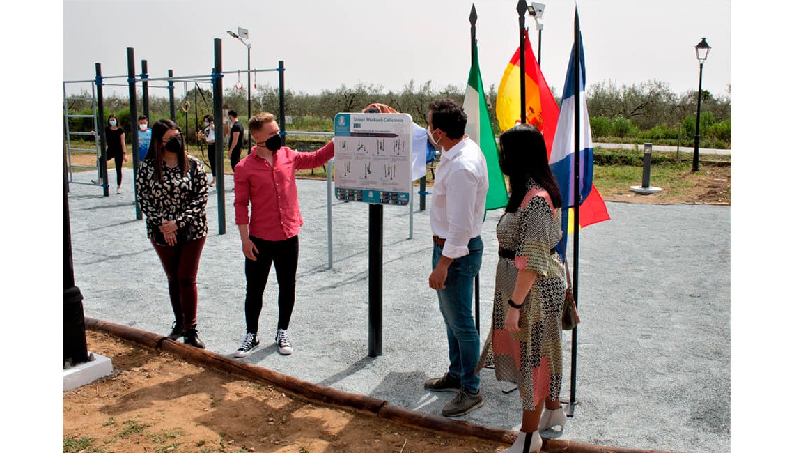 EL ALCALDE INAUGURA EL NUEVO PARQUE DE CALISTENIA EN EL PARQUE NATURAL DE SAN SEBASTIÁN