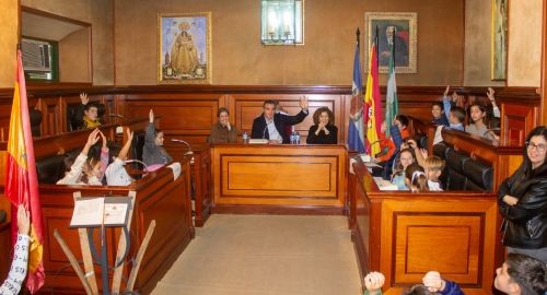 PLENO INFANTIL PARA CELEBRAR EL DÍA DE LA CONSTITUCIÓN EN BOLLULLOS