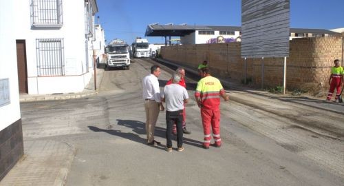 TRABAJOS DE ASFALTADO EN LAS CALLES NERVA Y MIGUEL INDURÁIN