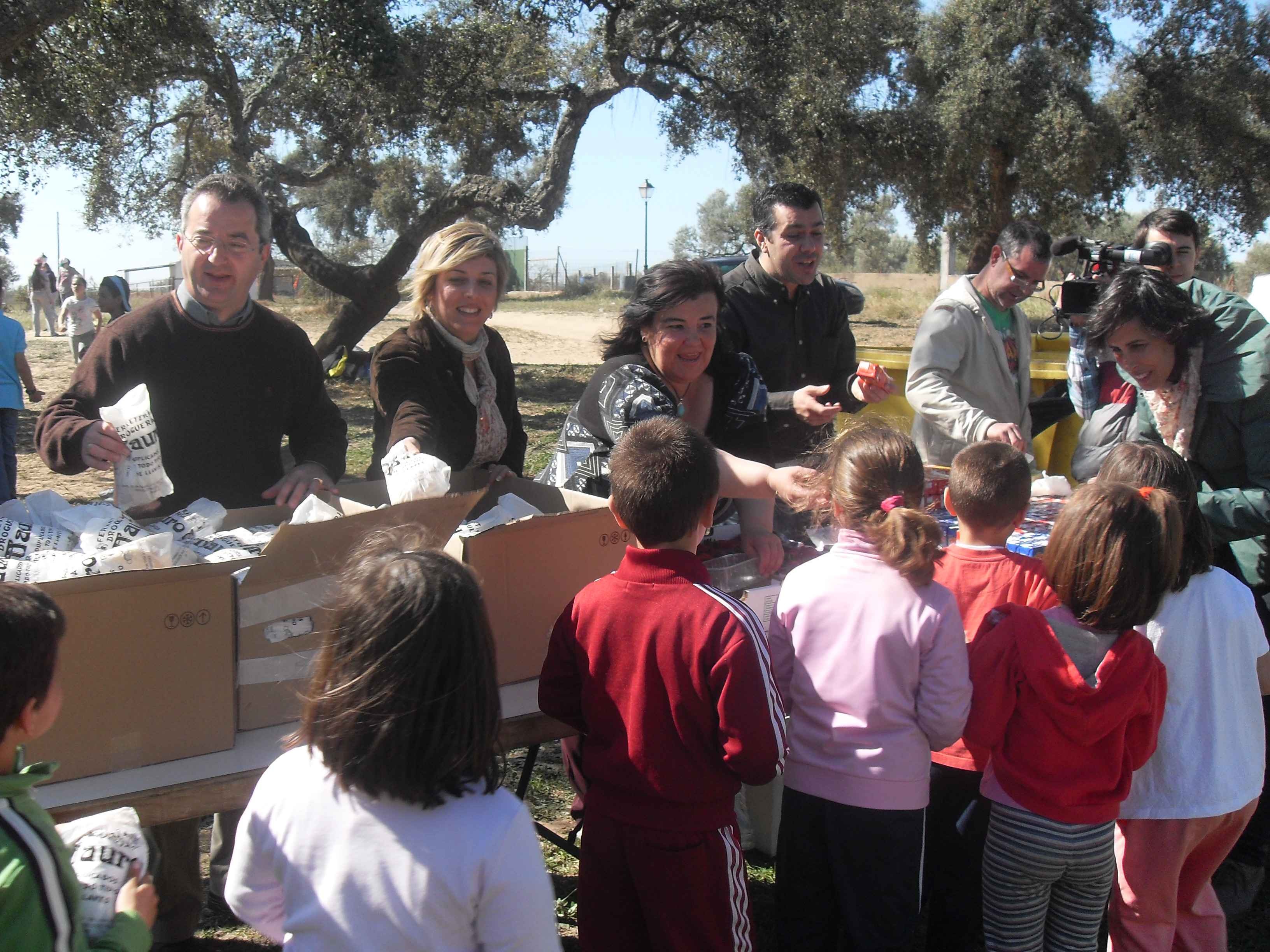 LOS CENTROS EDUCATIVOS DE BOLLULLOS CELEBRAN LOS DESAYUNOS SANOS Y JUEGOS COOPERATIVOS