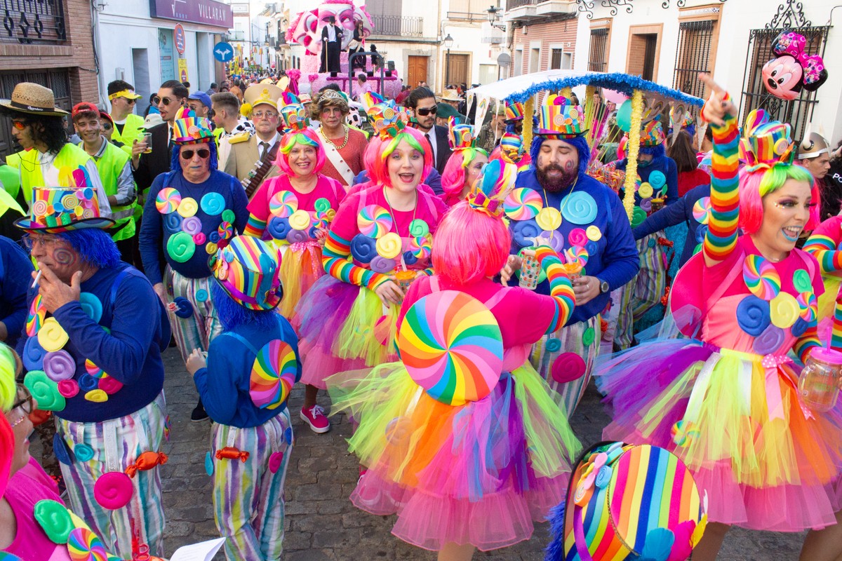 DESFILE MULTITUDINARIO EL SÁBADO DE CARNAVAL