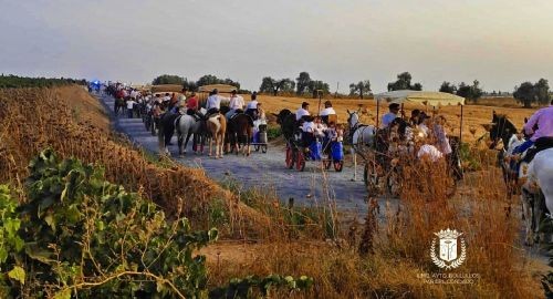 GRAN AMBIENTE DE PRE-FERIA EN LA VI RUTA ECUESTRE NOCTURNA
