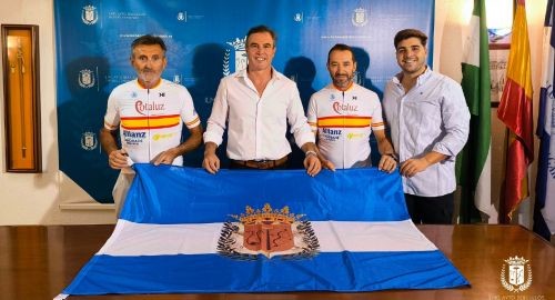 SANTIAGO IGLESIAS Y FERNANDO ESPINA HACEN HISTORIA EN EL MUNDIAL DE GRAVEL 2025