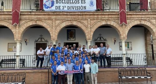 EL ALCALDE RECIBIÓ A NUESTRO RECIÉN ASCENDIDO BOLLULLOS CLUB DE FÚTBOL