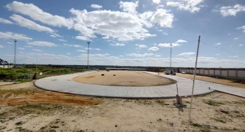 EL AYUNTAMIENTO FINALIZA LA PRIMERA FASE DE UNA PISTA DE ATLETISMO EN EL COMPLEJO LAS VIÑAS