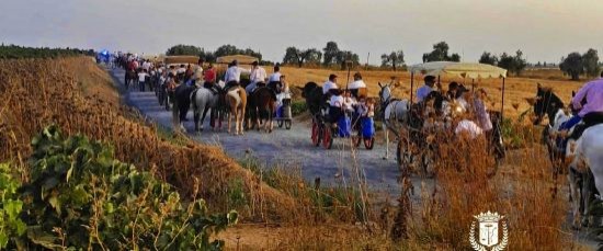 GRAN AMBIENTE DE PRE-FERIA EN LA VI RUTA ECUESTRE NOCTURNA