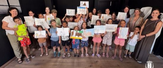LOS MENORES DEL CAMPAMENTO DE VERANO DE LA ASOCIACIÓN ESPERANZA DESCUBREN EL PATRIMONIO LOCAL