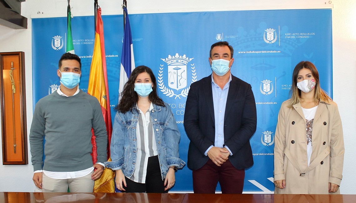 JÓVENES BOLLULLEROS REALIZAN PRÁCTICAS EN EL AYUNTAMIENTO GRACIAS A LOS CONVENIOS FIRMADOS