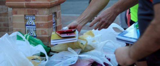 Entrega de Material Escolar-Campaña Solidaria III Ruta Senderismo