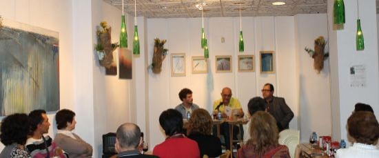 ENCUENTRO CON EL AUTOR MARIO MARIN EN BOLLULLOS PAR DEL CONDADO 